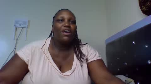 Snapshot of madame_pleasure40 chatting on June 5, 2026, 9:48 am madame_pleasure40 online show from June 5, 2026, 9:48 am