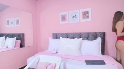 Snapshot of maddie_beauty chatting on October 15, 2025, 6:52 pm Maddie online show from October 15, 2025, 6:52 pm