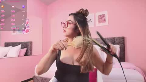 Snapshot of maddie_beauty chatting on November 14, 2025, 8:40 pm Maddie online show from November 14, 2025, 8:40 pm