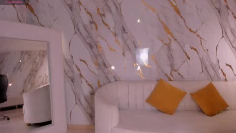 Snapshot of maddisontaylor chatting on May 20, 2026, 7:42 pm Maddison online show from May 20, 2026, 7:42 pm