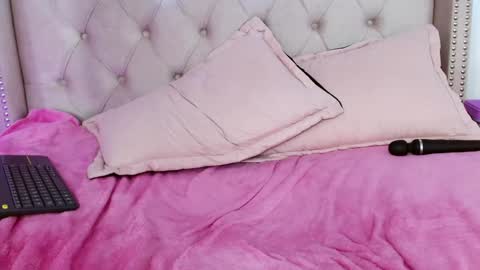 Maddy UwU online show from December 6, 2024, 3:22 pm