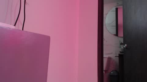 Snapshot of maddy_14 chatting on February 4, 2026, 6:36 pm Maddy UwU online show from February 4, 2026, 6:36 pm