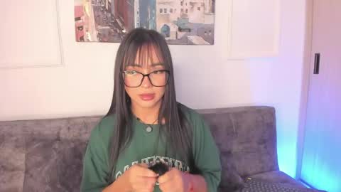 Snapshot of maddy_brooks chatting on May 15, 2026, 1:01 am Maddy online show from May 15, 2026, 1:01 am