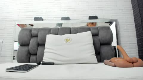 maddy cartter online show from February 5, 2025, 4:06 am