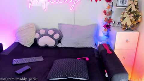 Snapshot of maddy_parisi chatting on December 3, 2025, 7:38 am Maddy online show from December 3, 2025, 7:38 am