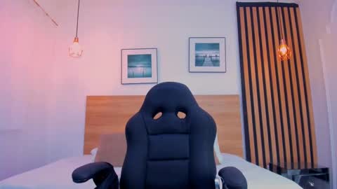  Maddy Crofft online show from September 27, 2025, 11:37 am