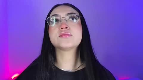   Please followme and rate me your thumbs up online show from September 22, 2025, 6:10 pm