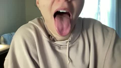 maddyhasyummypussy online show from March 7, 2026, 4:15 pm