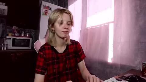 Snapshot of madelaines chatting on June 20, 2026, 11:02 am madelaines online show from June 20, 2026, 11:02 am