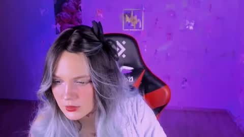 Madeline online show from November 25, 2025, 9:37 pm