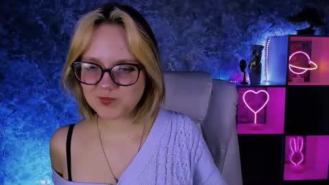 Snapshot of madeline_doll chatting on March 4, 2026, 5:02 am Madeline online show from March 4, 2026, 5:02 am