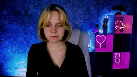 Snapshot of madeline_doll chatting on March 8, 2026, 12:42 pm Madeline online show from March 8, 2026, 12:42 pm