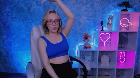 Snapshot of madeline_doll chatting on March 14, 2026, 5:24 am Madeline online show from March 14, 2026, 5:24 am