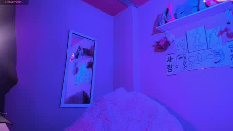 Madeline  online show from February 26, 2025, 6:47 am