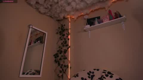 Madeline  online show from September 15, 2025, 2:00 am