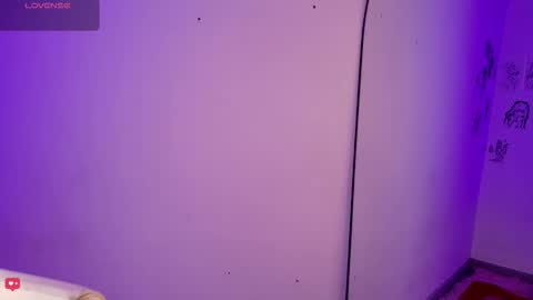 Madeline  online show from November 26, 2025, 4:35 am