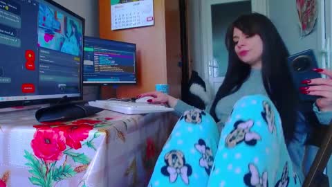 madelynvelure online show from April 9, 2026, 11:26 am