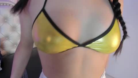 Snapshot of madhison_5 chatting on October 26, 2025, 8:26 pm madhison_5 online show from October 26, 2025, 8:26 pm