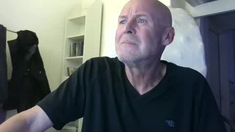 madio1187940 online show from November 9, 2025, 11:58 pm