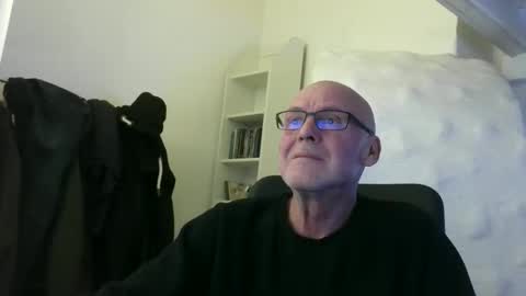 madio1187940 online show from January 6, 2026, 2:43 pm