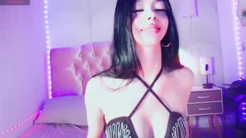 madison_oli online show from January 21, 2025, 12:18 pm