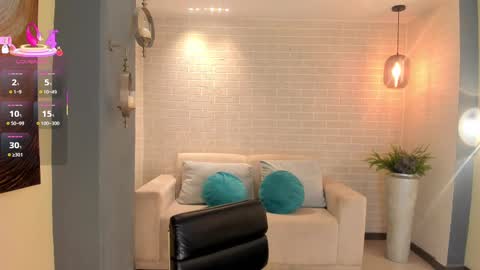 Maddi Collins online show from March 5, 2025, 12:59 am