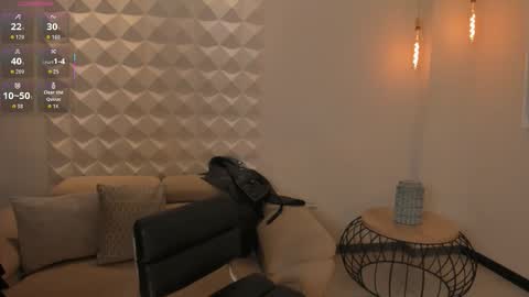 Maddi Collins online show from October 13, 2025, 8:09 pm