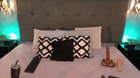 Snapshot of madisonsmith1 chatting on January 24, 2025, 10:19 pm Madison Smith online show from January 24, 2025, 10:19 pm