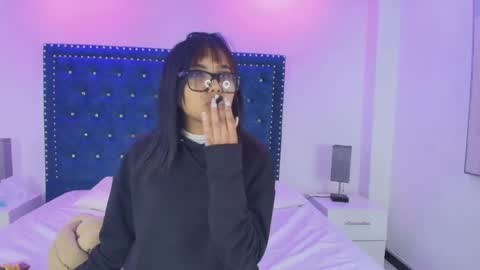 madisson_thompsonn online show from May 9, 2026, 8:03 pm