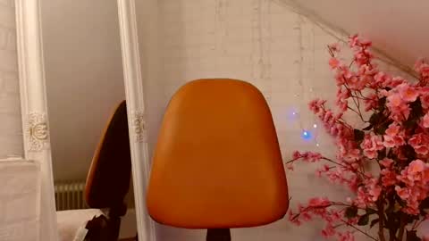 Leena online show from March 2, 2025, 11:20 pm