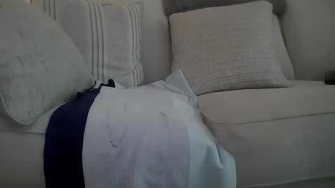 madryan77 online show from April 24, 2026, 6:54 pm