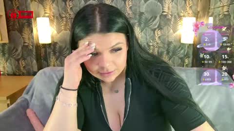 Snapshot of madymoan chatting on April 14, 2026, 6:14 pm MADYMOAN online show from April 14, 2026, 6:14 pm