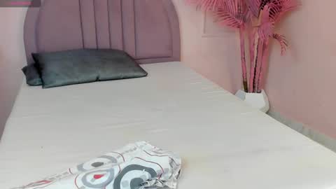 madyscarlett online show from September 30, 2025, 11:48 am