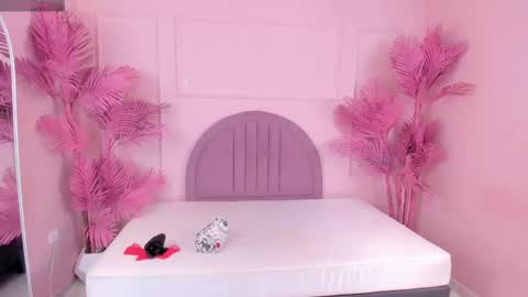 madyscarlett online show from October 8, 2025, 11:52 am