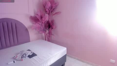 madyscarlett online show from October 15, 2025, 12:05 pm