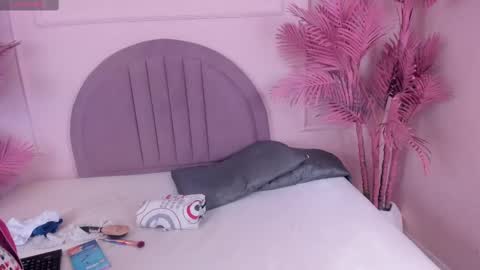 madyscarlett online show from October 20, 2025, 11:43 am