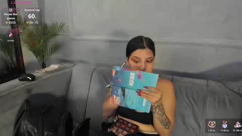 madyscarlett online show from October 30, 2025, 1:23 pm