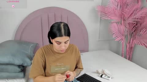 madyscarlett online show from November 15, 2025, 8:05 pm