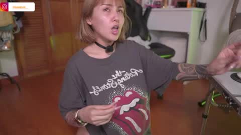 Snapshot of maeeve_ chatting on May 23, 2026, 10:14 pm Maeve schedule 11 am- 530 pm colombia time online show from May 23, 2026, 10:14 pm