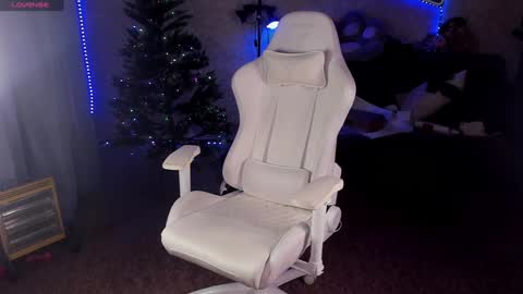 Maevee online show from January 15, 2025, 11:00 am