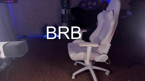 Maevee online show from March 5, 2025, 9:49 am