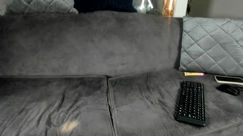 mafearias23 online show from April 21, 2026, 10:12 pm