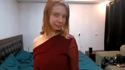 Snapshot of magaretunion chatting on October 29, 2025, 8:43 pm Margaret online show from October 29, 2025, 8:43 pm