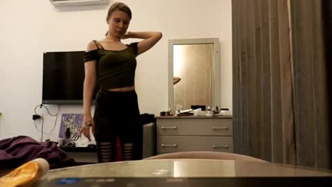 Snapshot of magaretunion chatting on November 28, 2025, 6:54 pm Margaret online show from November 28, 2025, 6:54 pm