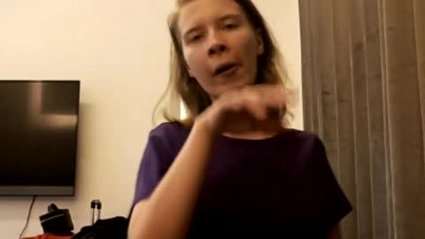 Snapshot of magaretunion chatting on November 29, 2025, 6:33 pm Margaret online show from November 29, 2025, 6:33 pm