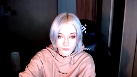 Sophia online show from November 24, 2025, 3:23 pm