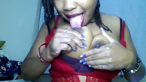 magdalinemus online show from November 15, 2025, 4:14 pm