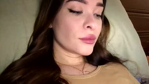 magggg658318 online show from September 25, 2025, 11:58 am