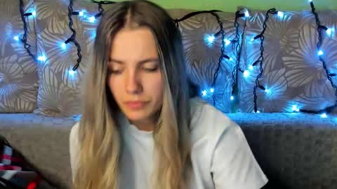 Maggie online show from November 8, 2025, 1:39 am