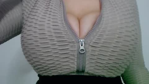 Maggie   online show from December 3, 2024, 9:11 am